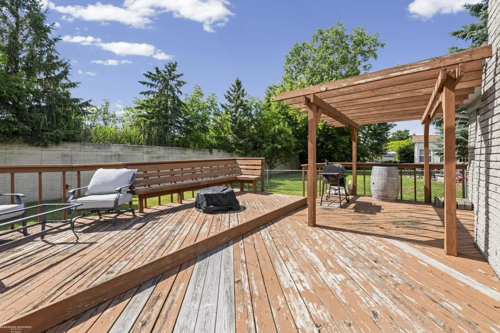 47121 Barbara Road Macomb Township MI 48044