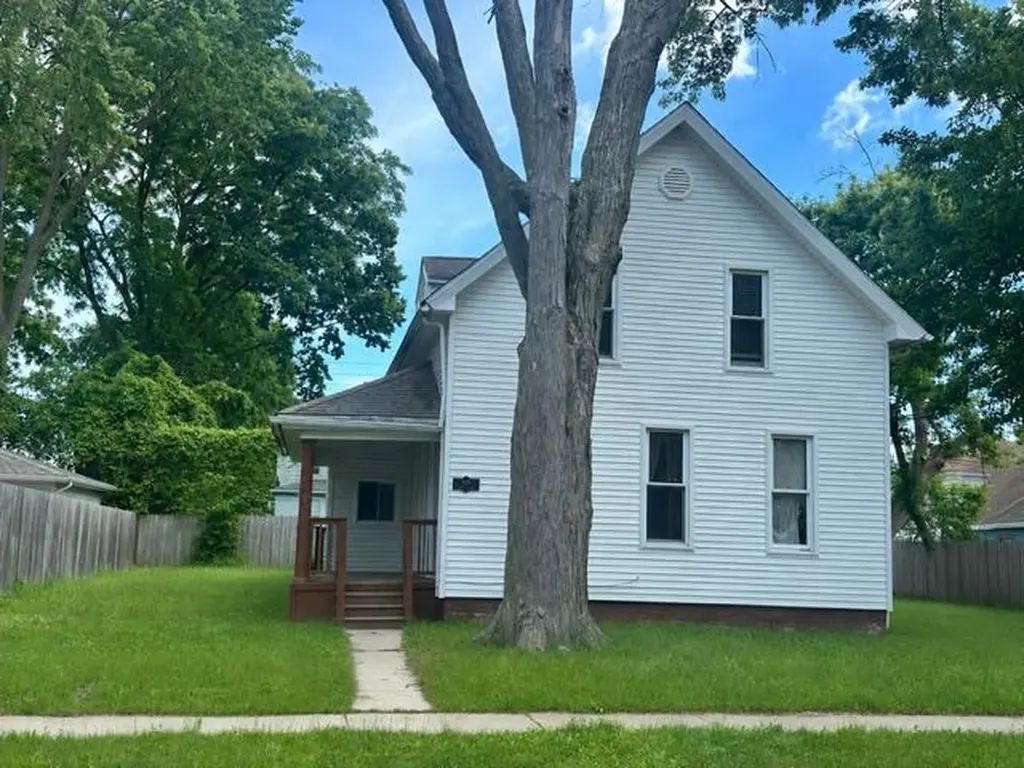 109 South Avenue Mt. Clemens City MI 48043
