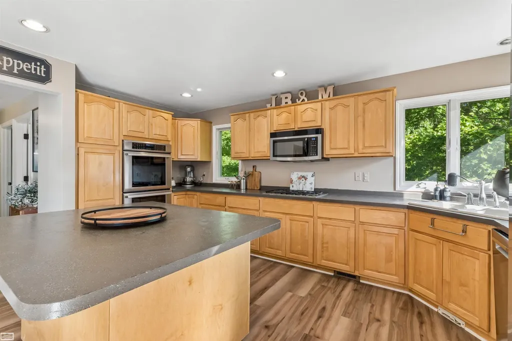 1902 Bauman Road Columbus Township MI 48063