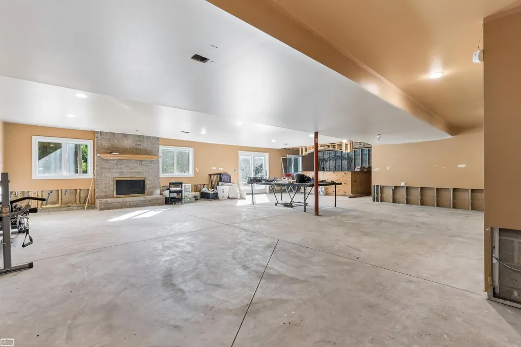 1902 Bauman Road Columbus Township MI 48063