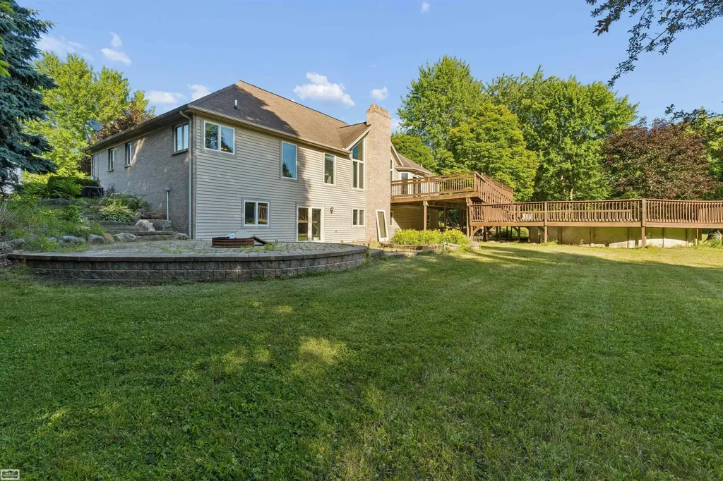 1902 Bauman Road Columbus Township MI 48063