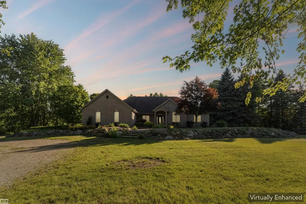 1902 Bauman Road Columbus Township MI 48063