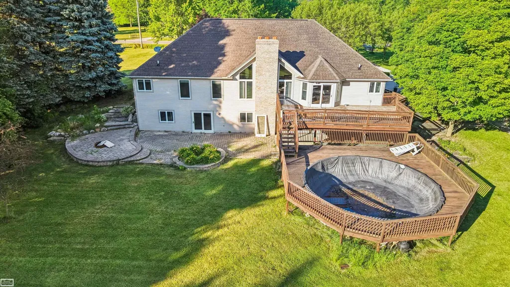 1902 Bauman Road Columbus Township MI 48063