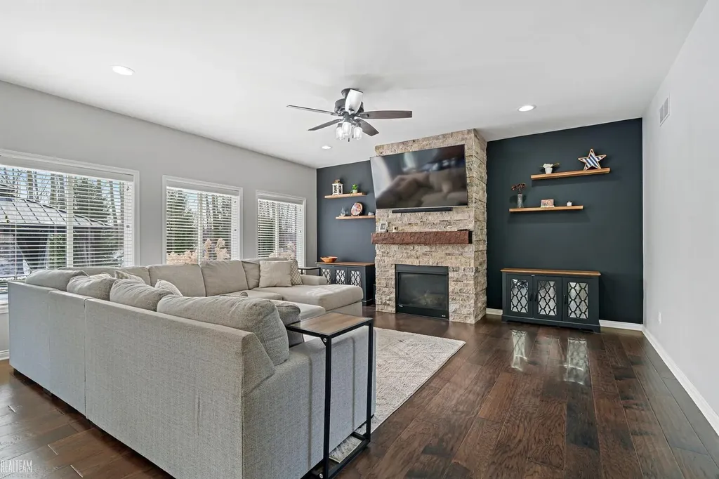 13874 Grandeur Avenue Shelby Charter Township MI 48315
