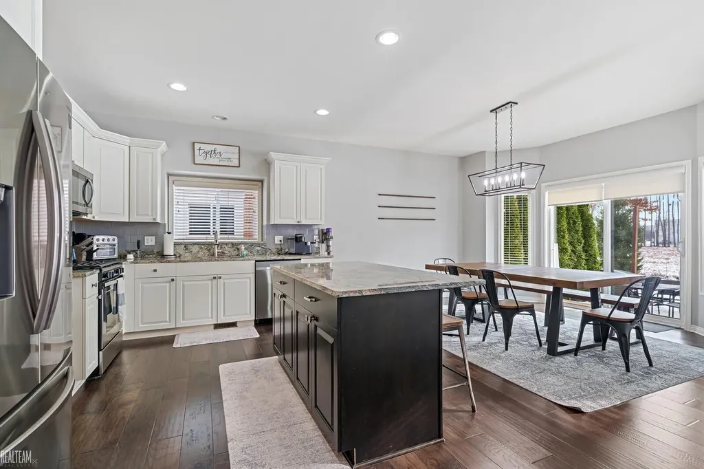 13874 Grandeur Avenue Shelby Charter Township MI 48315