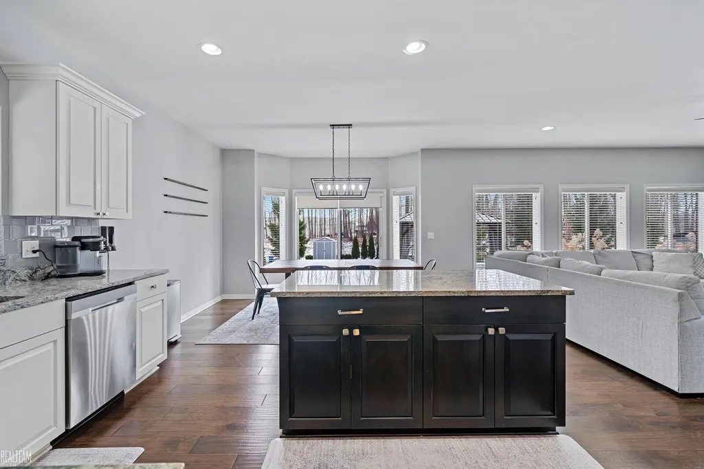 13874 Grandeur Avenue Shelby Charter Township MI 48315