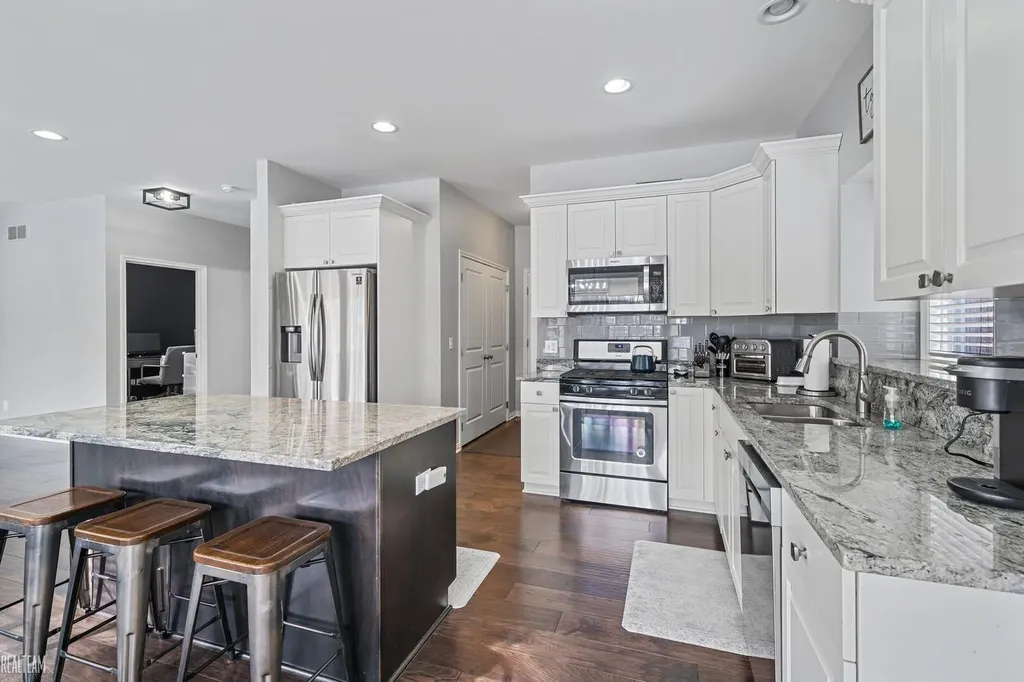 13874 Grandeur Avenue Shelby Charter Township MI 48315