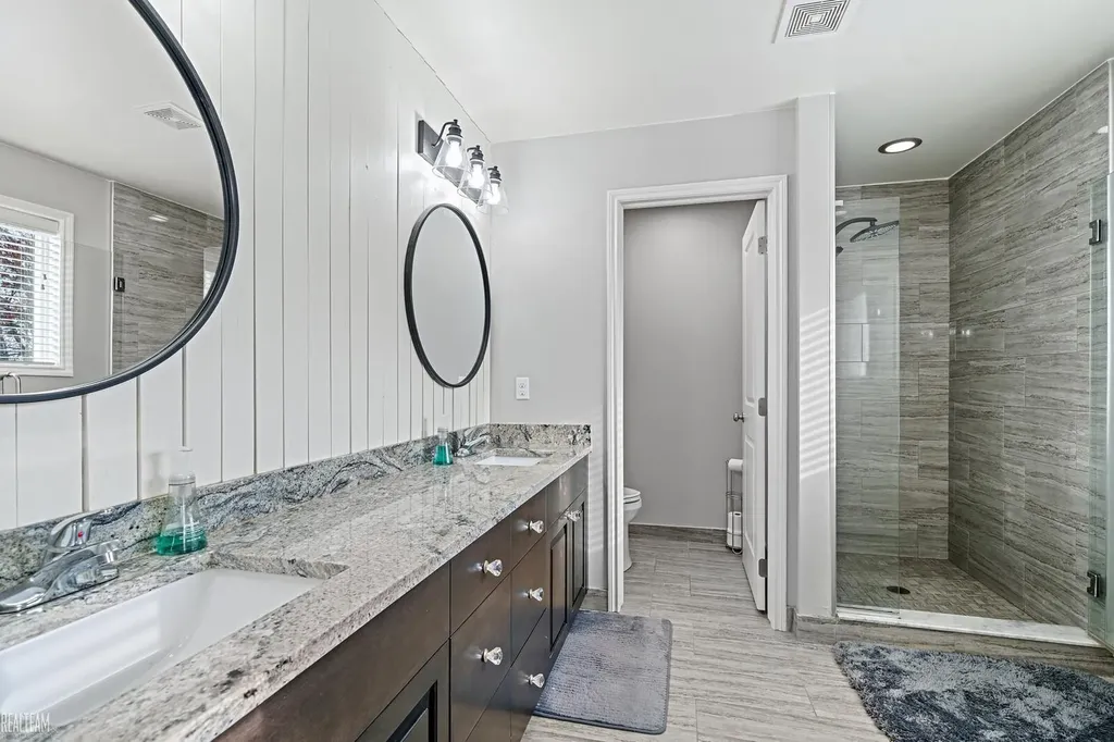 13874 Grandeur Avenue Shelby Charter Township MI 48315