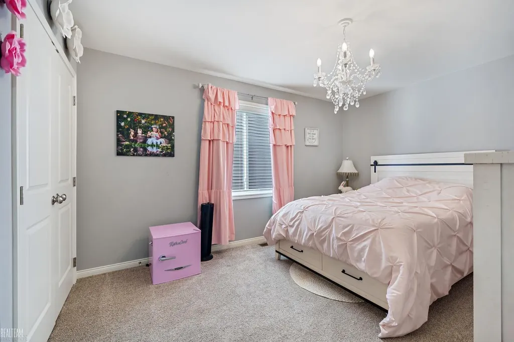 13874 Grandeur Avenue Shelby Charter Township MI 48315