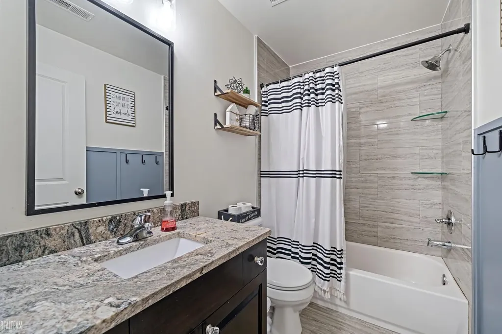 13874 Grandeur Avenue Shelby Charter Township MI 48315