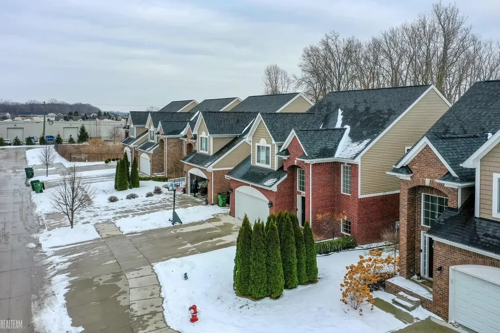 13874 Grandeur Avenue Shelby Charter Township MI 48315
