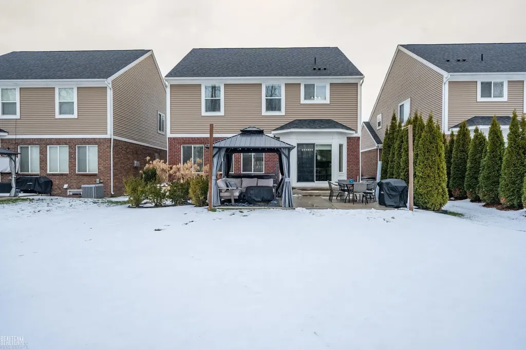13874 Grandeur Avenue Shelby Charter Township MI 48315