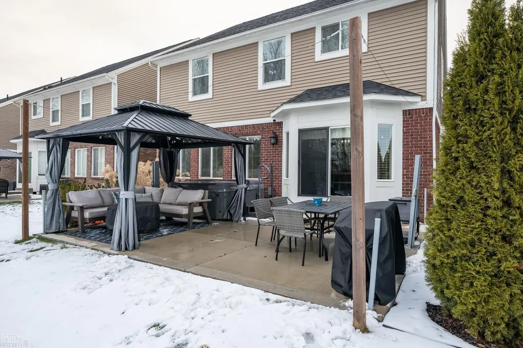 13874 Grandeur Avenue Shelby Charter Township MI 48315