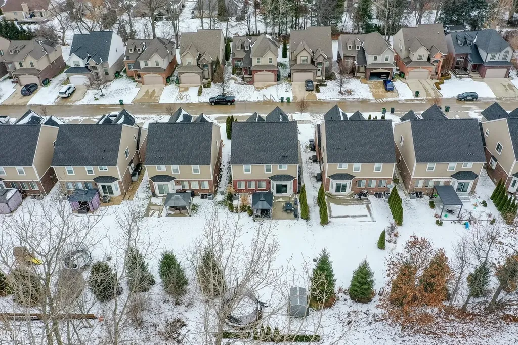 13874 Grandeur Avenue Shelby Charter Township MI 48315