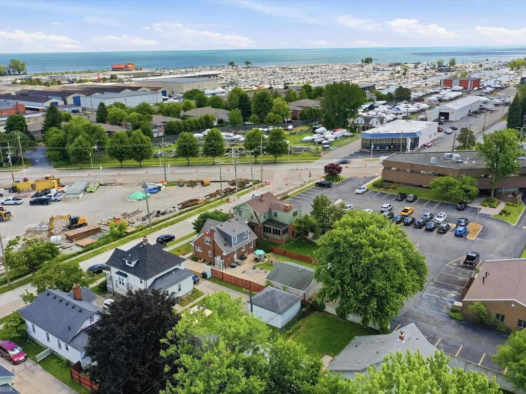 22820 Ridgeway Street St. Clair Shores City MI 48080