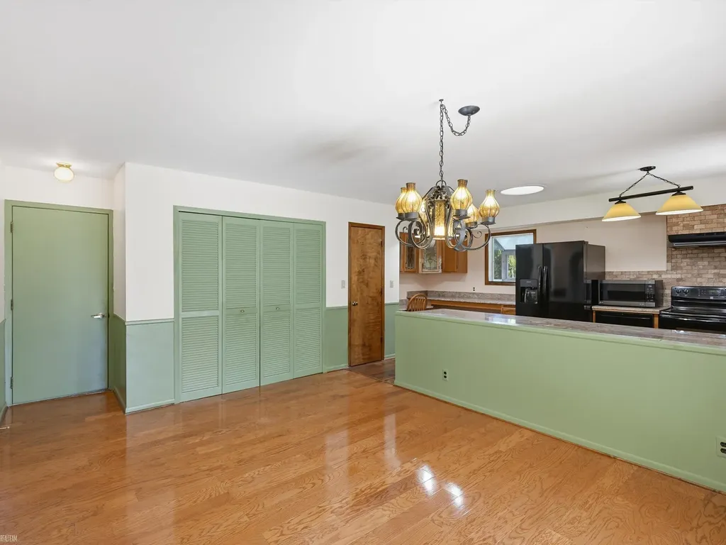 42424 Tessmer Drive Sterling Heights City MI 48314