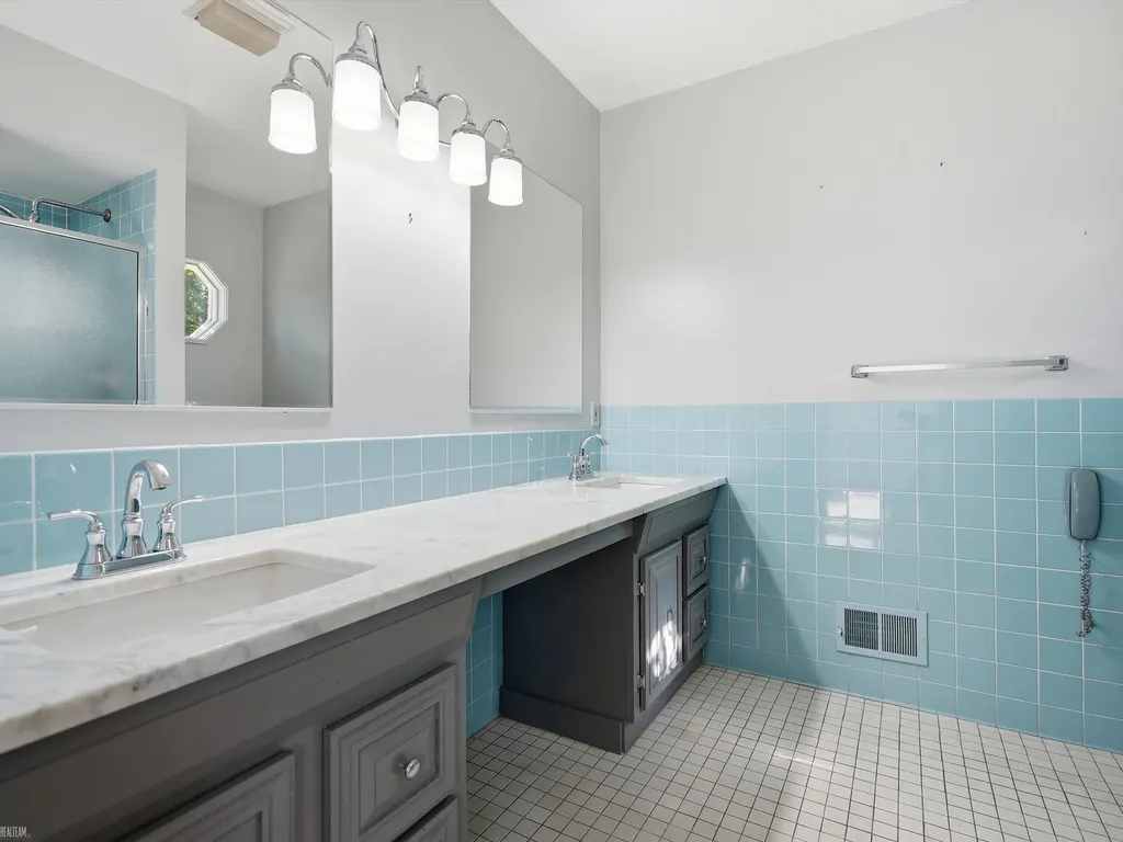 42424 Tessmer Drive Sterling Heights City MI 48314