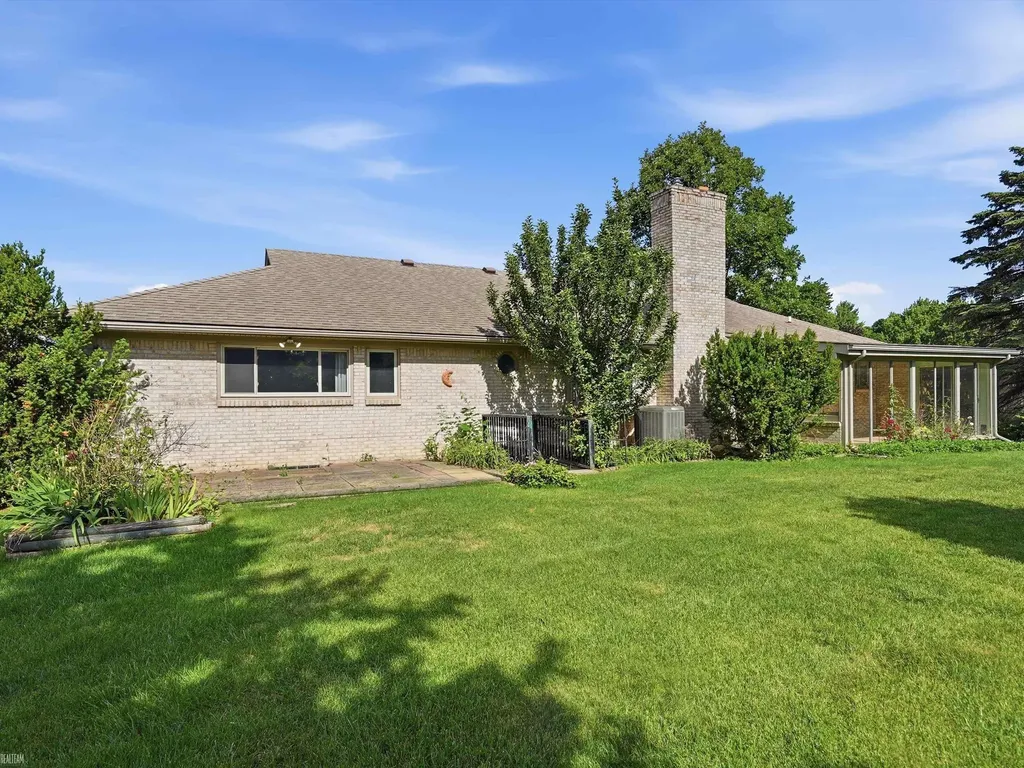42424 Tessmer Drive Sterling Heights City MI 48314