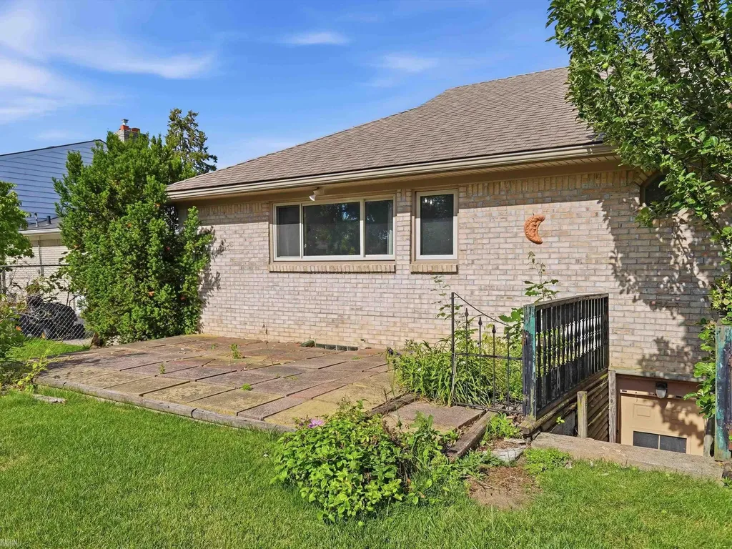 42424 Tessmer Drive Sterling Heights City MI 48314