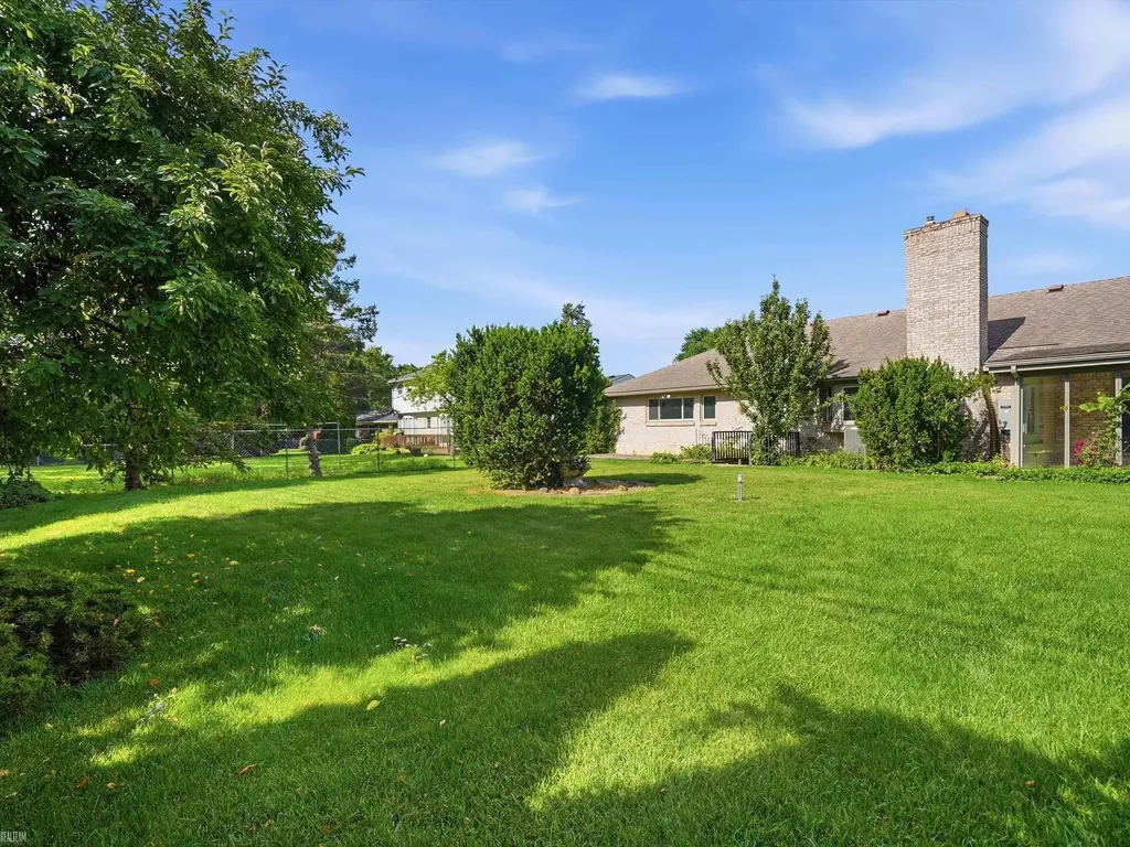 42424 Tessmer Drive Sterling Heights City MI 48314