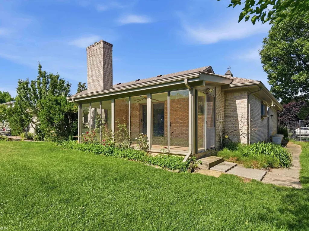 42424 Tessmer Drive Sterling Heights City MI 48314