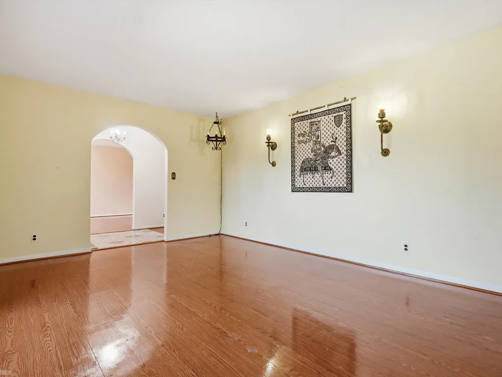 42424 Tessmer Drive Sterling Heights City MI 48314