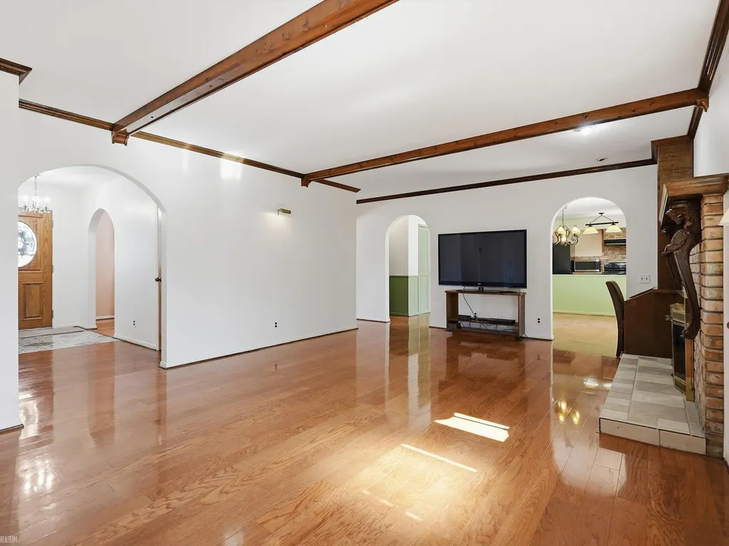 42424 Tessmer Drive Sterling Heights City MI 48314