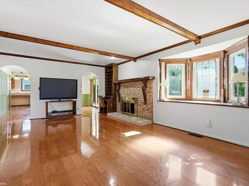 42424 Tessmer Drive Sterling Heights City MI 48314