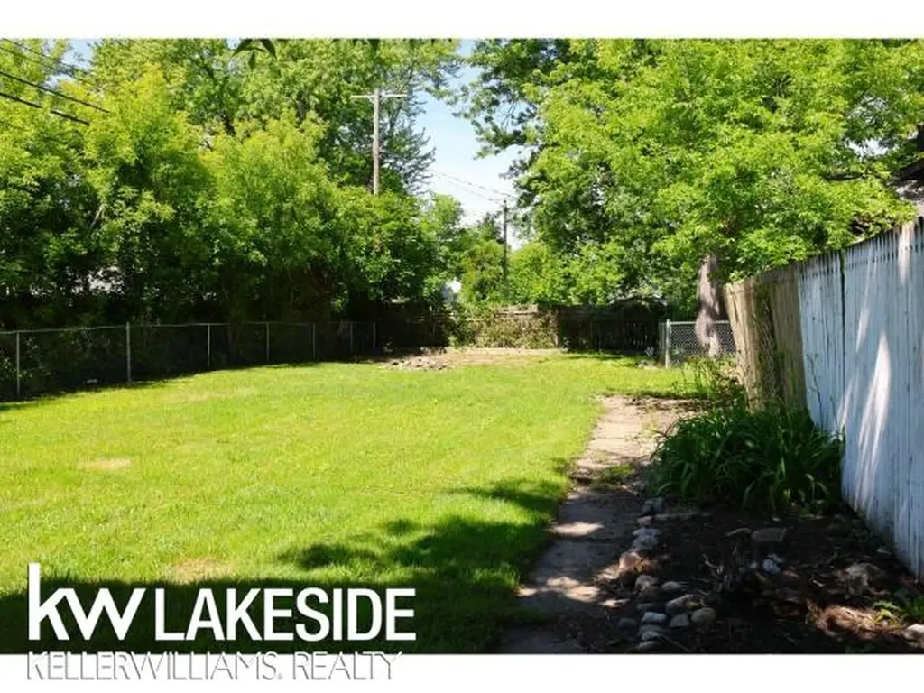 1213 12th Street Port Huron City MI 48060