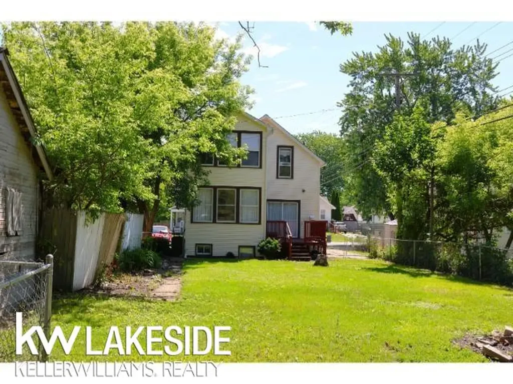 1213 12th Street Port Huron City MI 48060