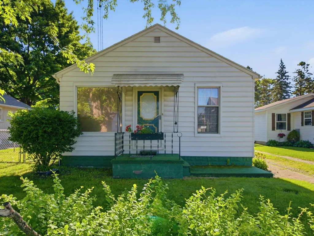 617 Saint James Street Marysville City MI 48040