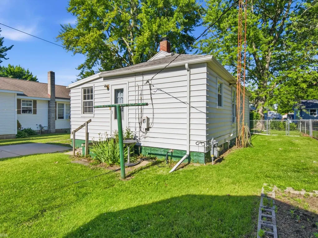 617 Saint James Street Marysville City MI 48040