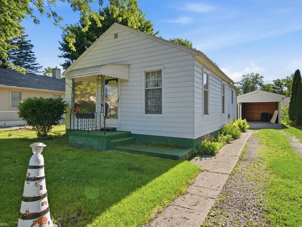 617 Saint James Street Marysville City MI 48040