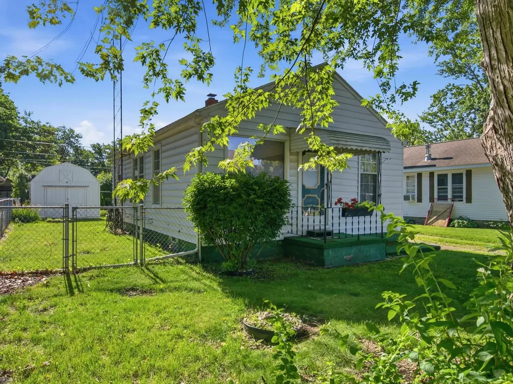 617 Saint James Street Marysville City MI 48040