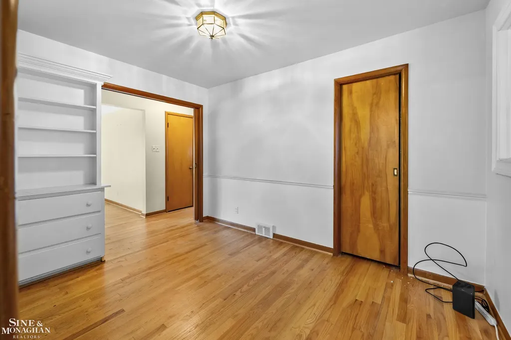 22972 Clairwood Street St. Clair Shores City MI 48080
