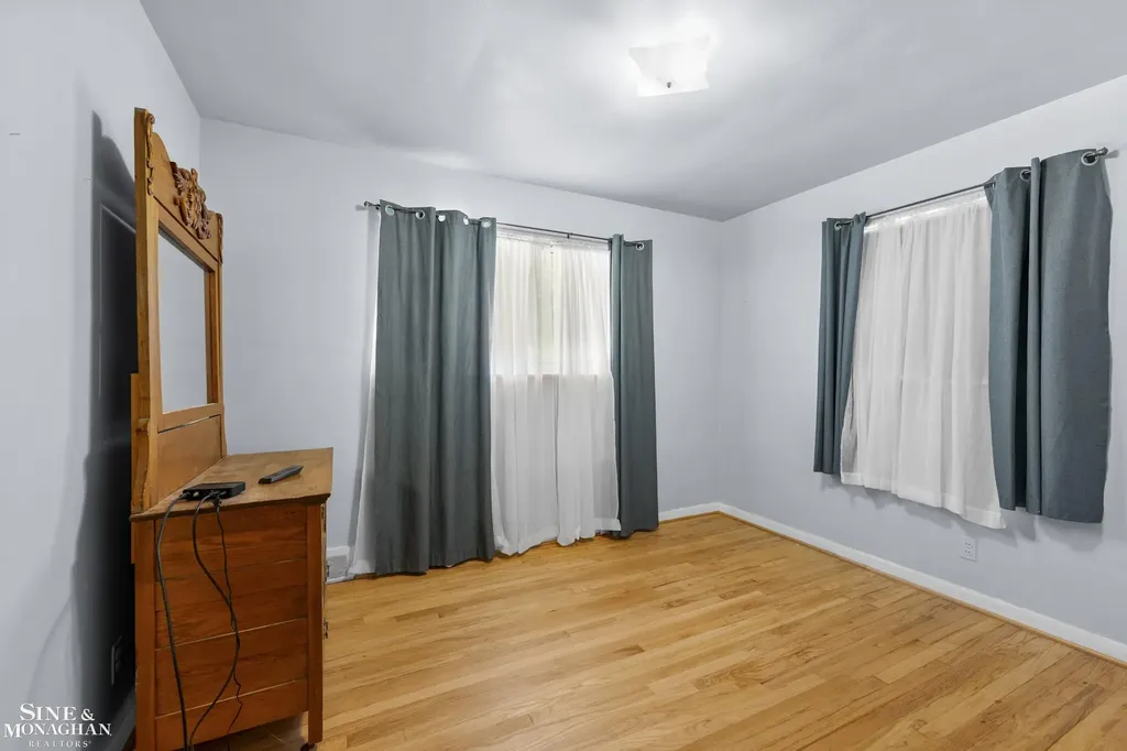 22972 Clairwood Street St. Clair Shores City MI 48080