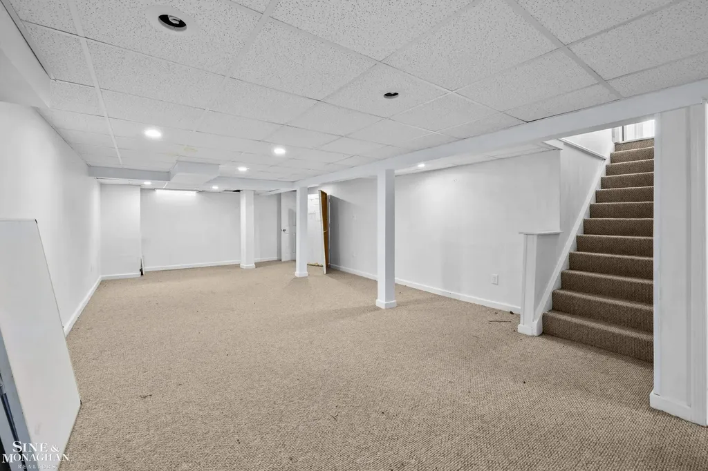 22972 Clairwood Street St. Clair Shores City MI 48080