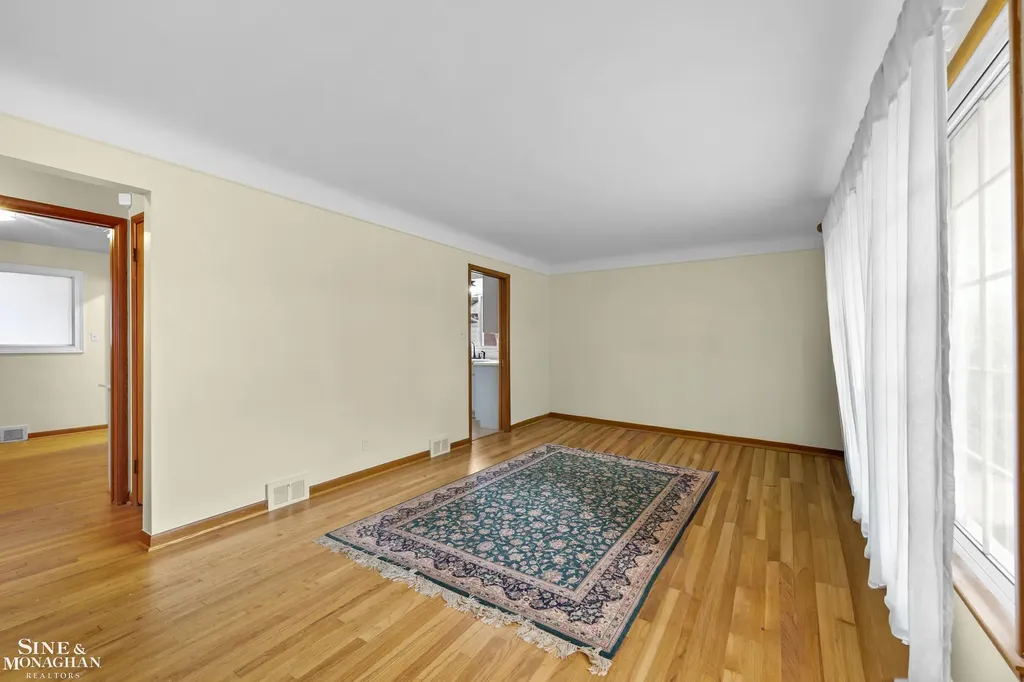 22972 Clairwood Street St. Clair Shores City MI 48080