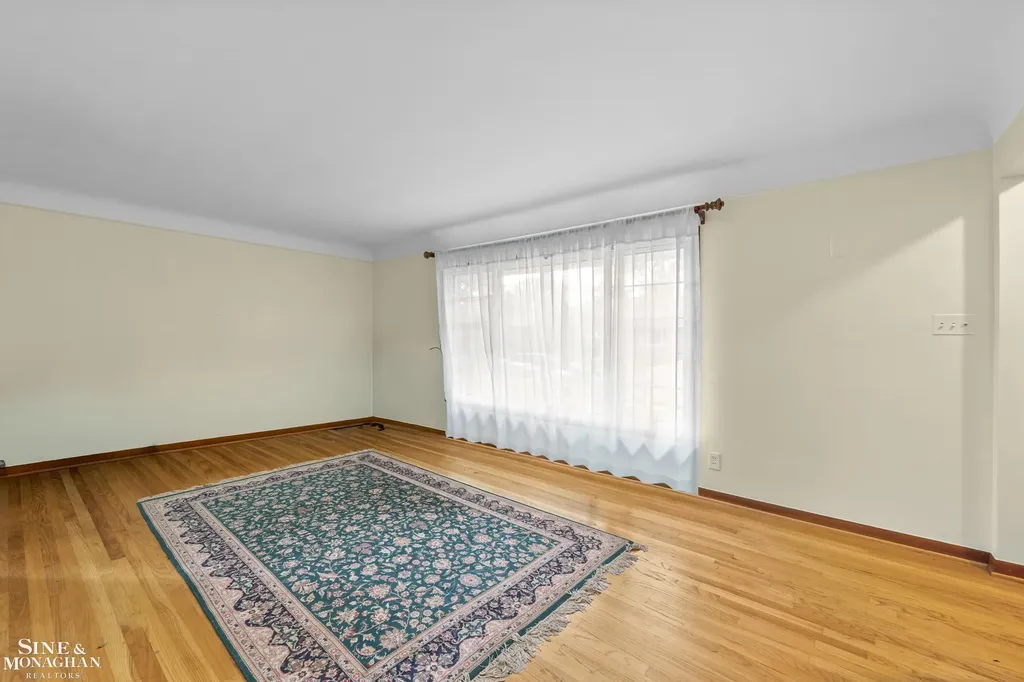 22972 Clairwood Street St. Clair Shores City MI 48080