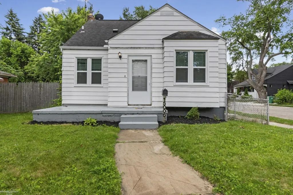 15006 Crescentwood Avenue Eastpointe City MI 48021