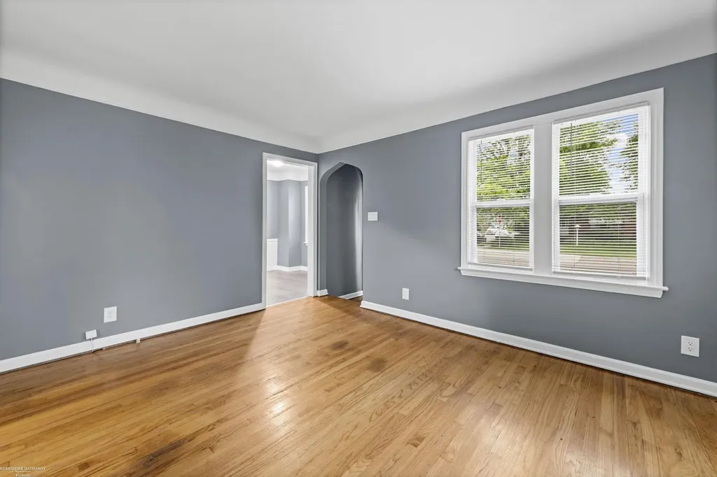 15006 Crescentwood Avenue Eastpointe City MI 48021