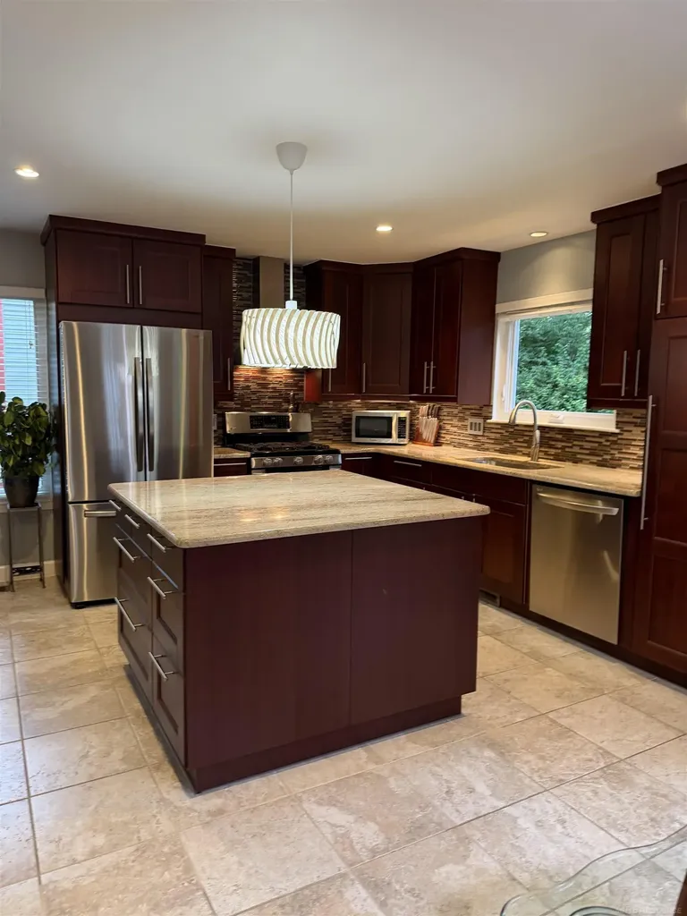 23183 Potomac Circle Farmington Hills City MI 48335