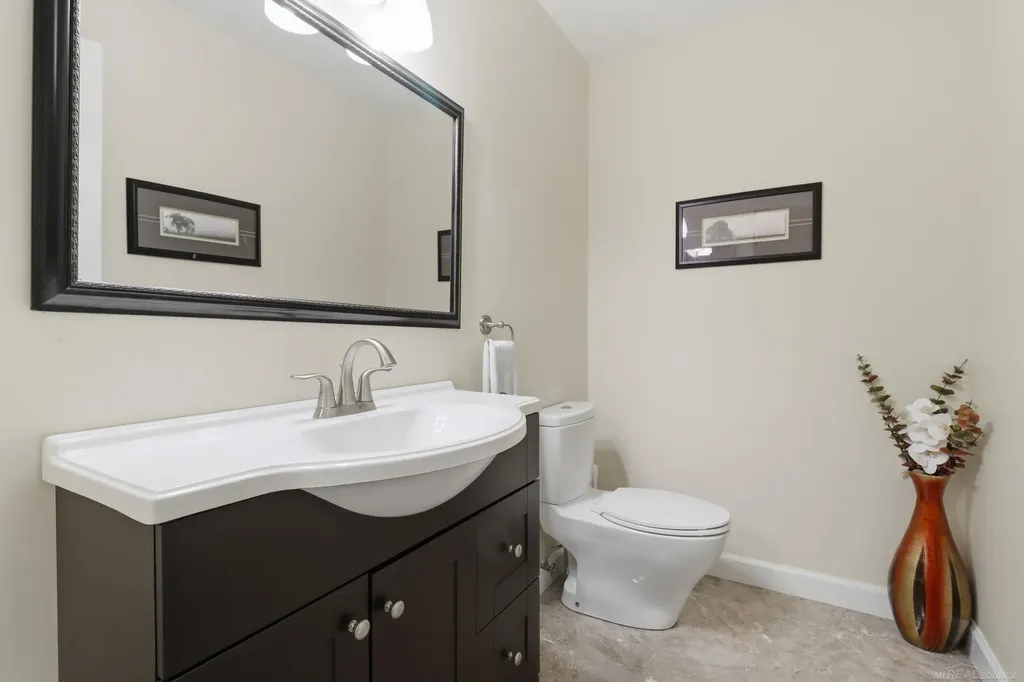 23183 Potomac Circle Farmington Hills City MI 48335
