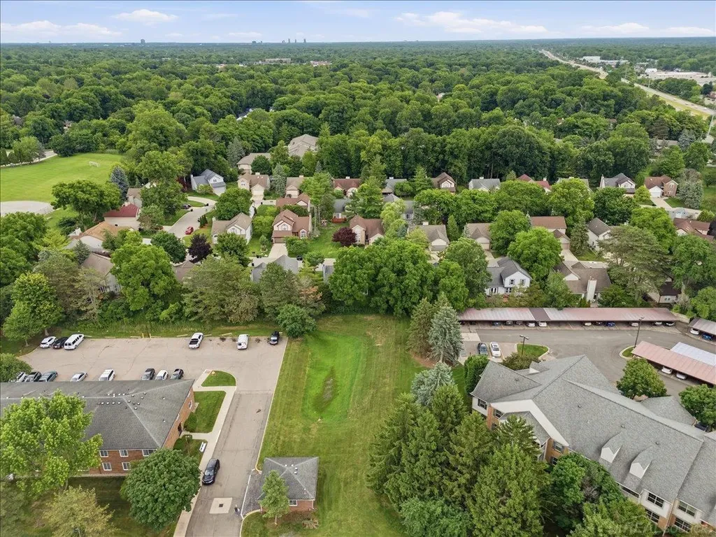 23183 Potomac Circle Farmington Hills City MI 48335