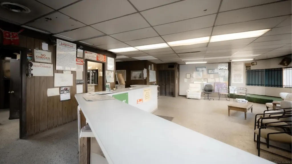 13118 Gratiot Avenue Detroit City MI 48205