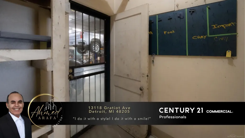 13118 Gratiot Avenue Detroit City MI 48205