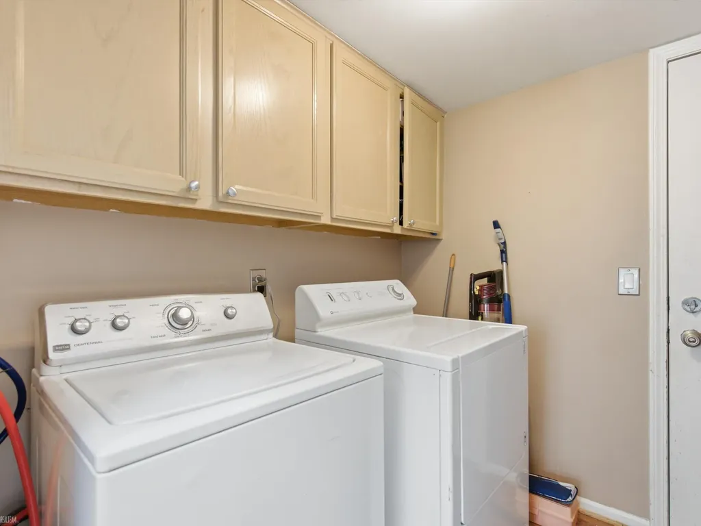 4652 Amberwood Court Oakland Charter Township MI 48306