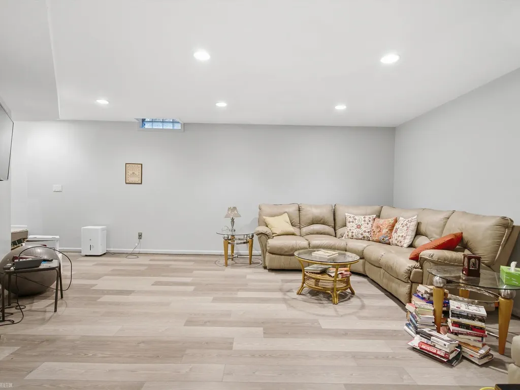 4652 Amberwood Court Oakland Charter Township MI 48306