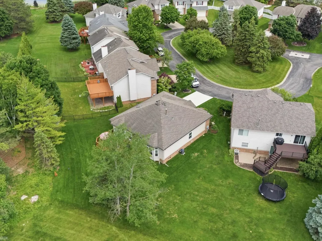 4652 Amberwood Court Oakland Charter Township MI 48306