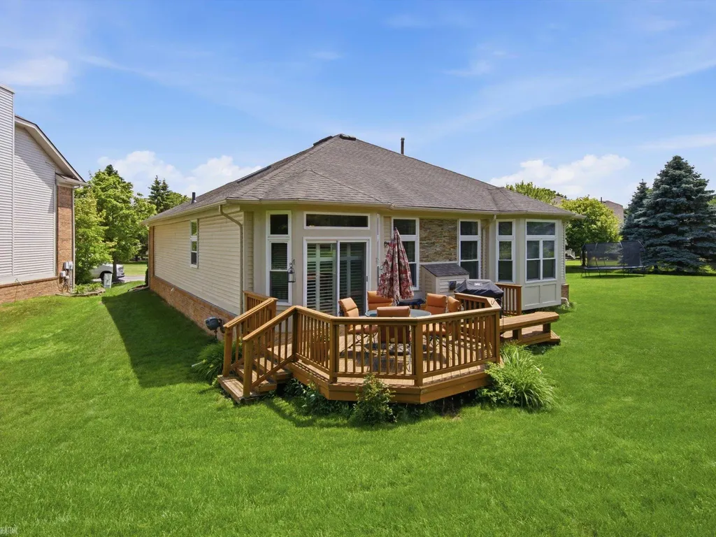 4652 Amberwood Court Oakland Charter Township MI 48306